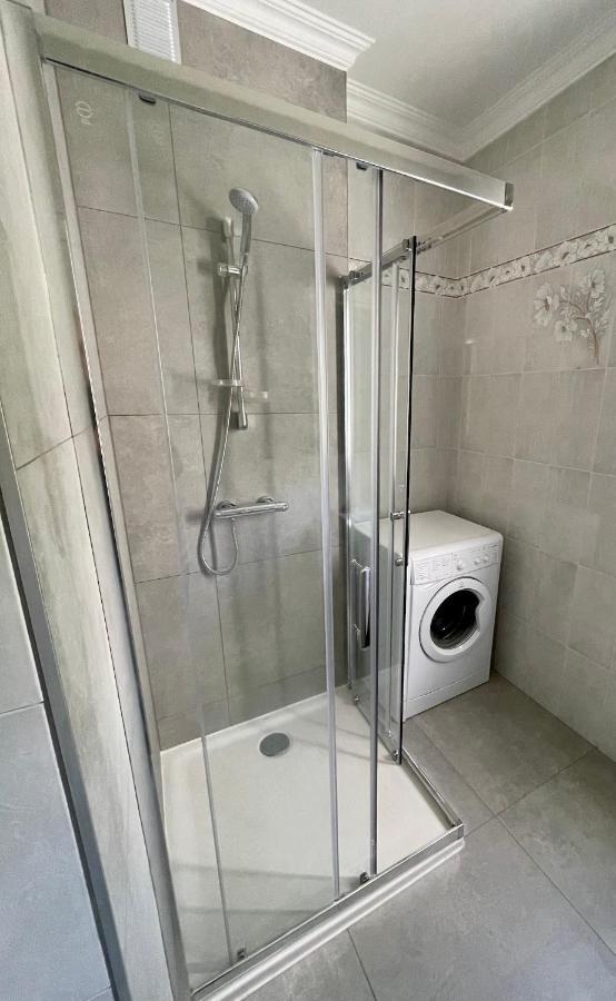 Rez De Jardin De 65M2 Dans Villa A Nice Exteriör bild