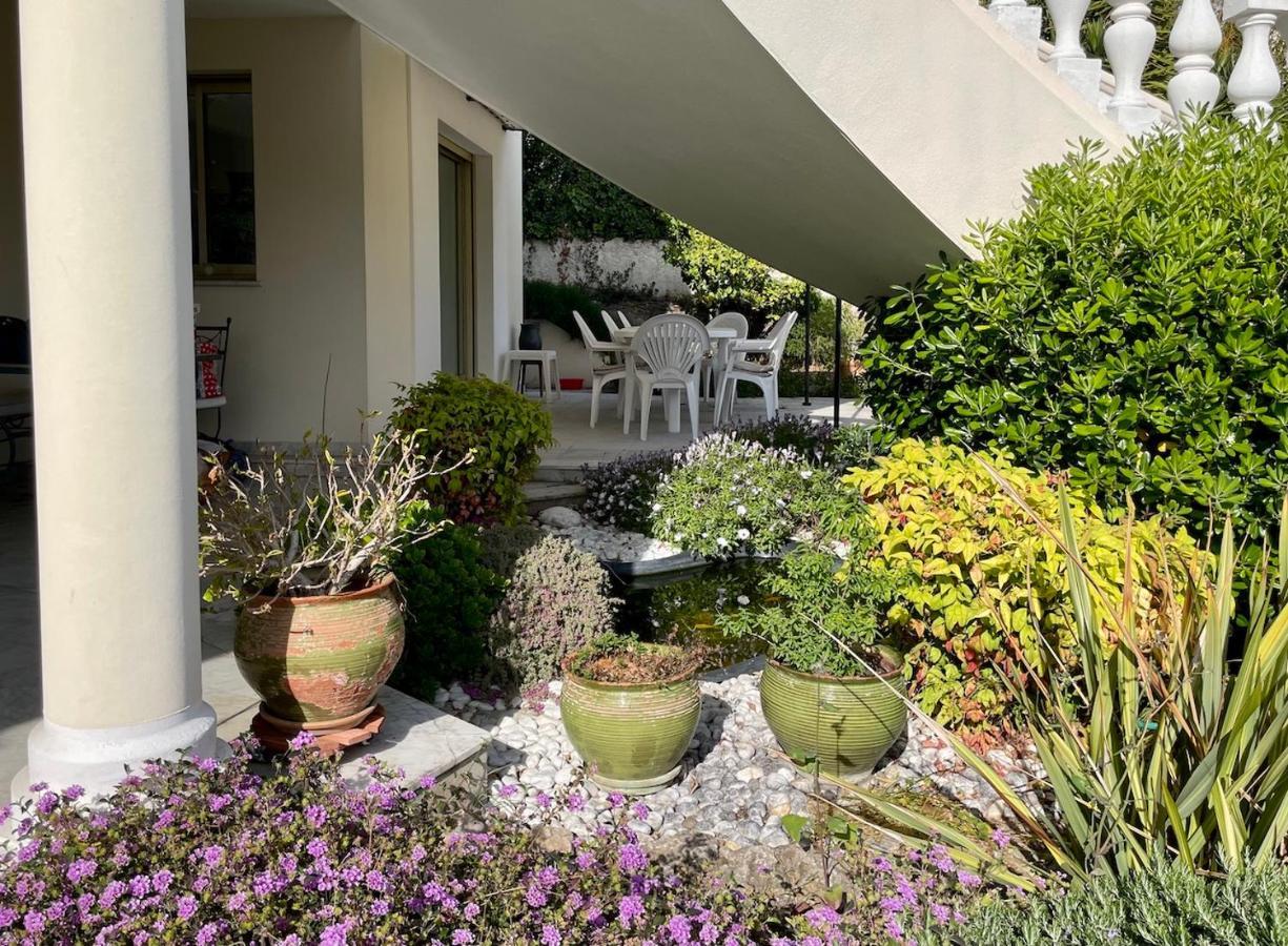 Rez De Jardin De 65M2 Dans Villa A Nice Exteriör bild